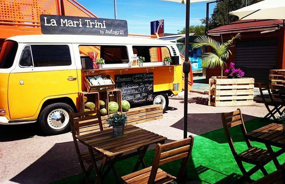 VW Kombi T2 Food Truck – La Mari Trini, Alquiler de vehículos para bodas y eventos