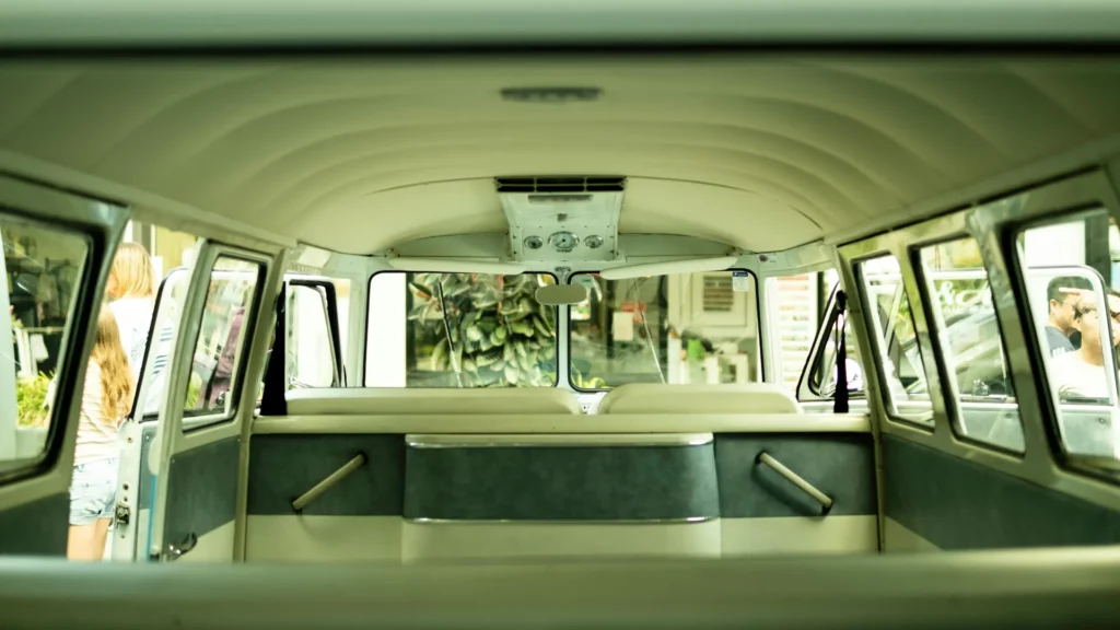 Volkswagen Kombi - Alquiler de vehículos para fiestas temáticas
